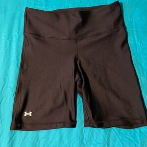 Under armour women’s black compression bike shorts, large